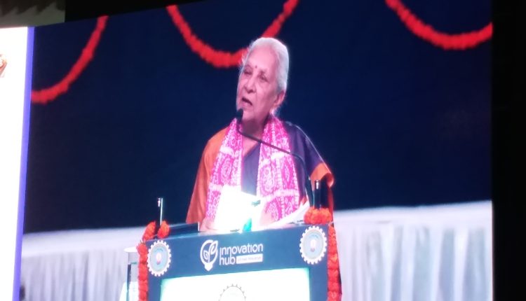 'पढ़ाई के दौरान प्रेग्नेंट मत होइए...' AKTU में छात्रों को राज्यपाल आनंदीबेन पटेल की दो टूक सलाह