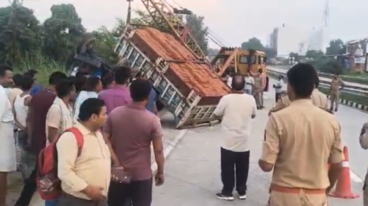 गोसाईंगंज में ईंटों से लदी ट्रैक्टर-ट्रॉली पलटने से बाराबंकी के 4 मजदूरों की दर्दनाक मौत