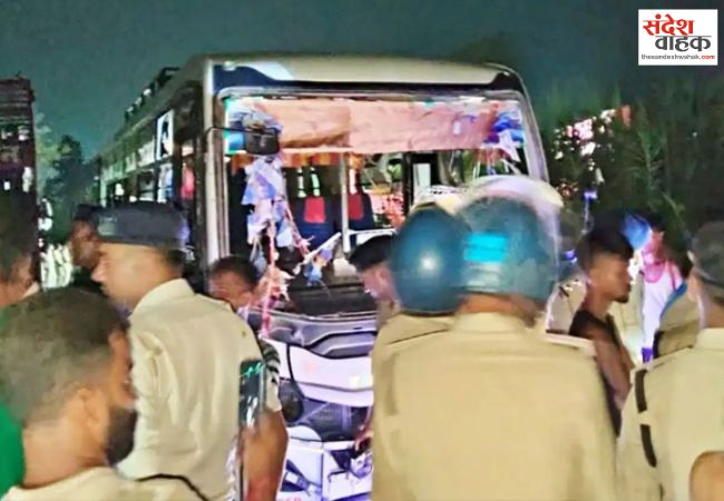 बिहार के बेतिया में आर्केस्ट्रा देख रहे लोगों को अनियंत्रित बस ने रौंदा, 5 की मौत
