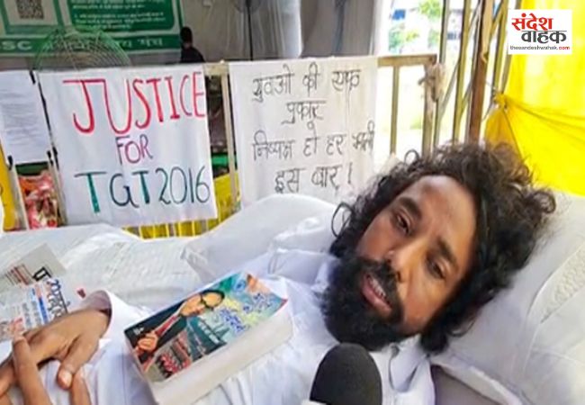 झारखंड परीक्षा धांधली के विरोध में 14वें दिन भी जयपाल सिंह मुंडा स्टेडियम में डटे छात्र