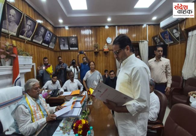 प्रशांत किशोर ने ली बिहार विधानसभा सदस्य की शपथ