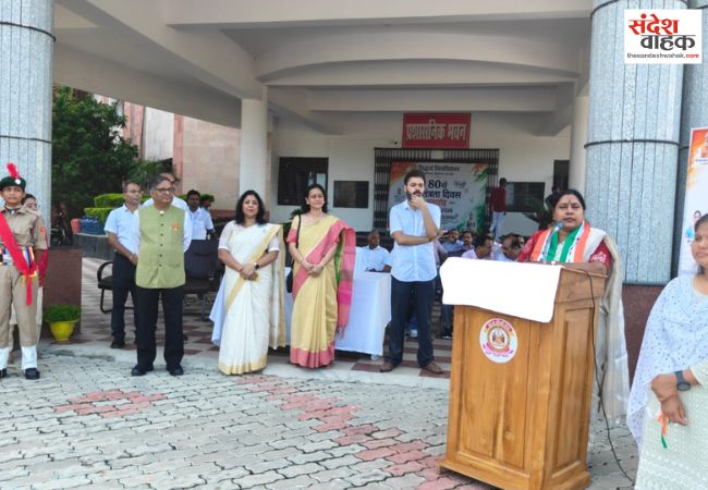 सिद्धार्थ विश्वविद्यालय में उत्साह और उल्लास के साथ मनाया गया स्वतंत्रता दिवस