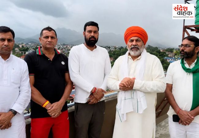 नेपाल में भीषण बाढ़ के बीच फंसे राकेश टिकैत