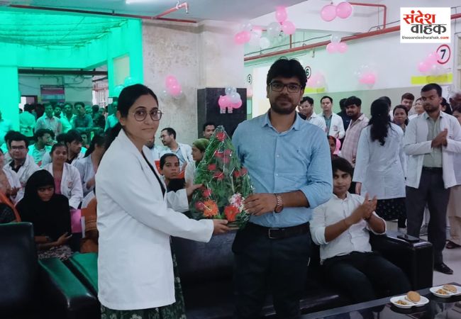 मेडिकल कॉलेज में जागरूकता कार्यक्रम, माताओं को स्तनपान के महत्व की दी जानकारी