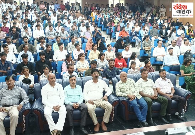 दीक्षारम्भ कार्यक्रम में नवप्रवेशित विद्यार्थियों को दिया गया सफलता का मंत्र
