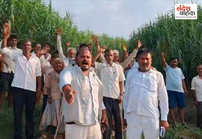 जर्जर नाव की जगह नई नाव मिलने पर सियासत