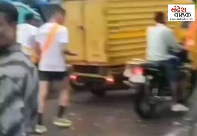 लखनऊ में स्कूली वैन पर पथराव, कांवड़ियों के वेश में आए हमलावरों की तलाश में जुटी पुलिस
