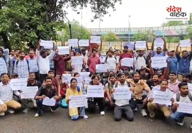 Lucknow News: रिजल्ट में देरी पर भड़के अभ्यर्थी, पिकअप भवन के बाहर किया प्रदर्शन