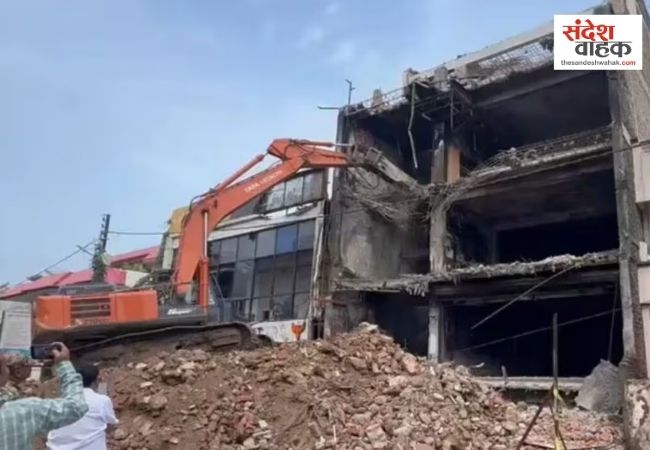 लखनऊ में 101 अवैध इमारतों पर चलेगा बुलडोजर, 17 अगस्त से ध्वस्तीकरण की तैयारी