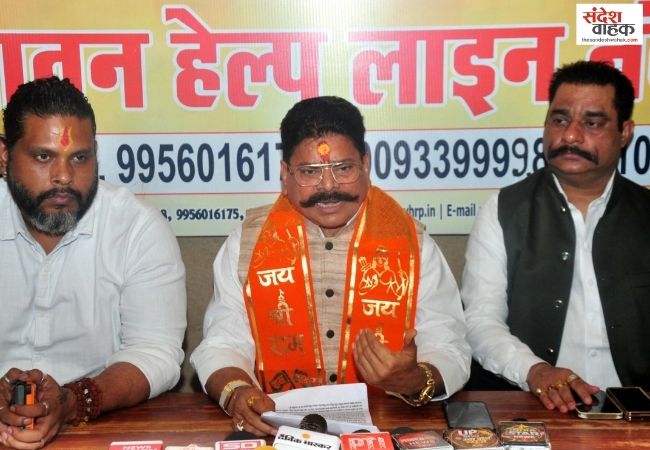72 घंटे में फैसला नहीं तो मथुरा कूच करेगा विश्व हिंदू परिषद, मांस-शराब की दुकानें हटाने की मांग