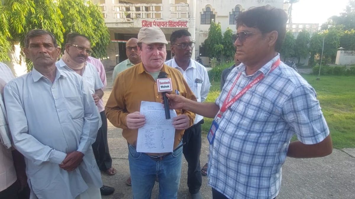 दो माह से वेतन न मिलने पर जिला पंचायत कर्मचारियों ने दी कार्य बहिष्कार की चेतावनी