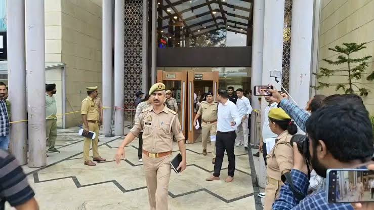 Lucknow Summit Building
