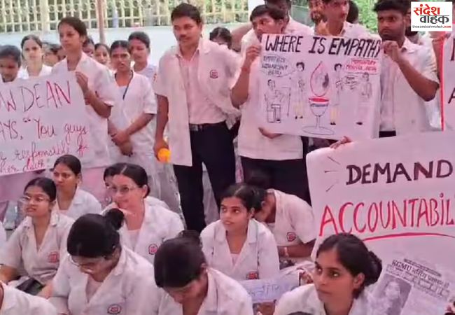 KGMU में नर्सिंग छात्रा की मौत पर फूटा छात्रों का गुस्सा