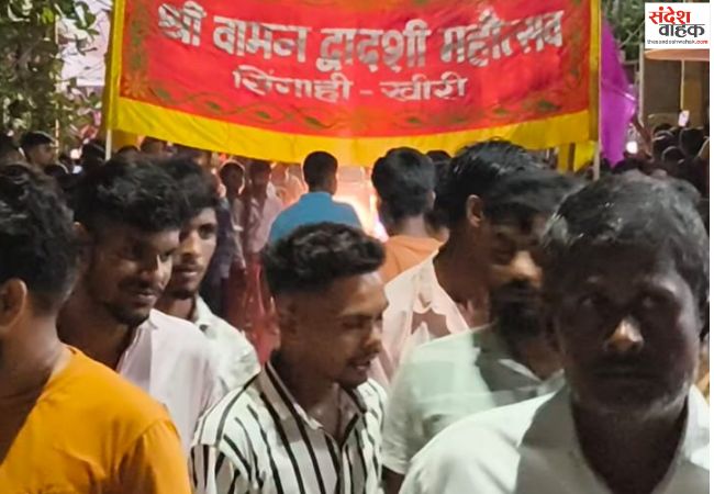वामन द्वादशी महोत्सव पर भव्य सजीव झांकियों के साथ निकली शोभायात्रा