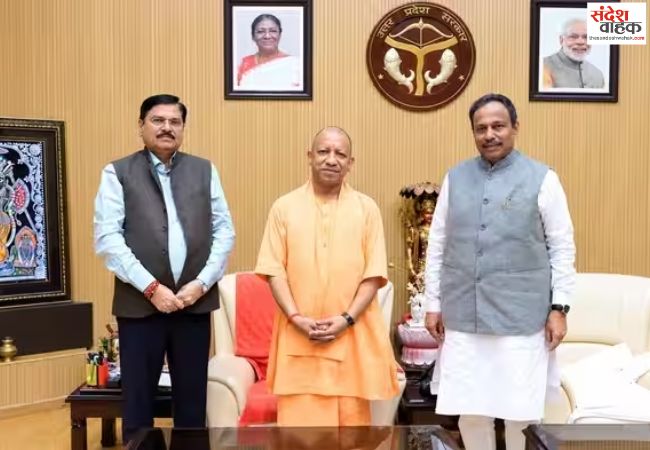 यूपी प्रभारी विनोद तावड़े ने सीएम योगी से की मुलाकात