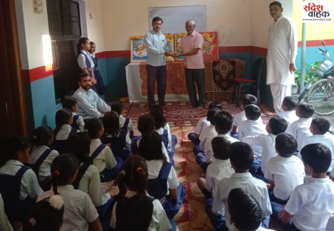 बौद्धिक प्रतियोगिताएं में बिनावर की छात्राओं ने विज्ञान प्रश्न मंच में हासिल किया प्रथम स्थान