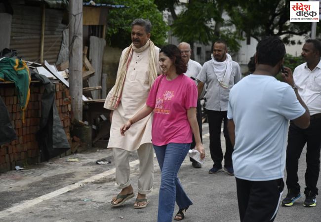 अदालत से हक मिलने के बाद बेटियों संग संपत्ति पर कानूनी कब्जा हासिल करने डालीबाग पहुंचे अफजाल अंसारी