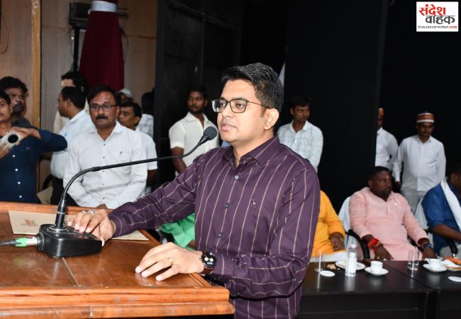 सिद्धार्थनगर में यूपी आउटसोर्स सेवा निगम का शुभारंभ, लोहिया कला भवन में हुआ लाइव प्रसारण