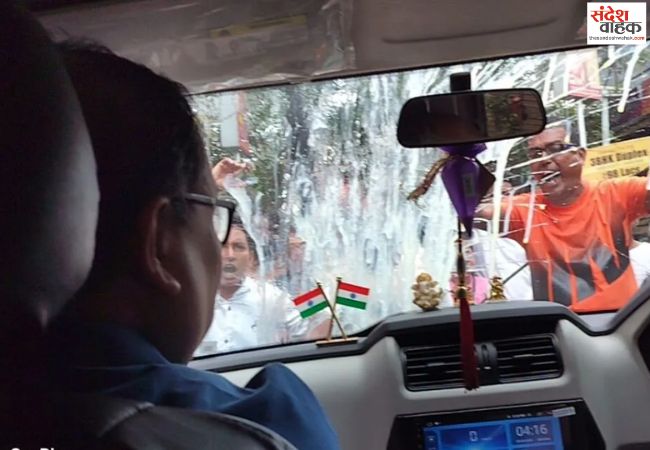 हुगली में टीएमसी नेता कुणाल घोष के काफिले पर हमला