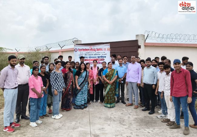 सेवा संकल्प अभियान के तहत सिद्धार्थ विश्वविद्यालय में हुआ पौधारोपण