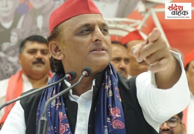 लाल टोपी के बाद अब नीली ड्रेस में भी दिखेंगे सपाई, अखिलेश ने बदला ड्रेस कोड