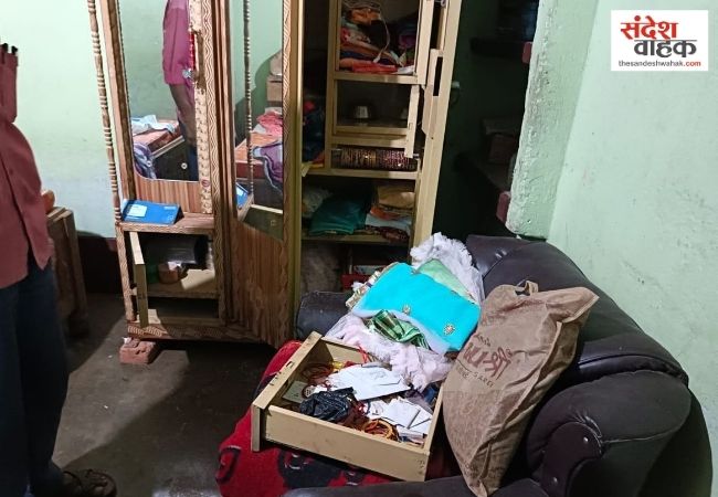 रहीमाबाद में दो घरों में 20 लाख की चोरी, बेटी की शादी के लिए रखे थे जेवर और नकदी