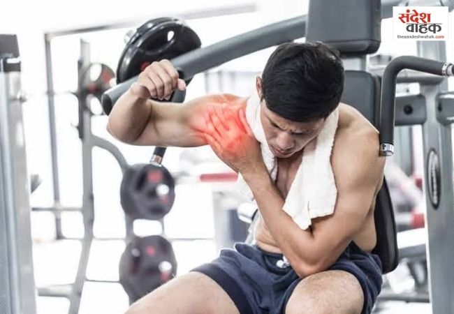 जिम के बाद 3-5 दिन तक रहता है मांसपेशियों का दर्द, जानें DOMS या चोट का संकेत