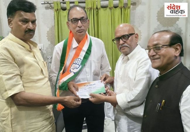 डॉ. आनंद ओझा ने थामा कांग्रेस का हाथ, अजय राय बोले स्वास्थ्य मुद्दों को मिलेगी मजबूती