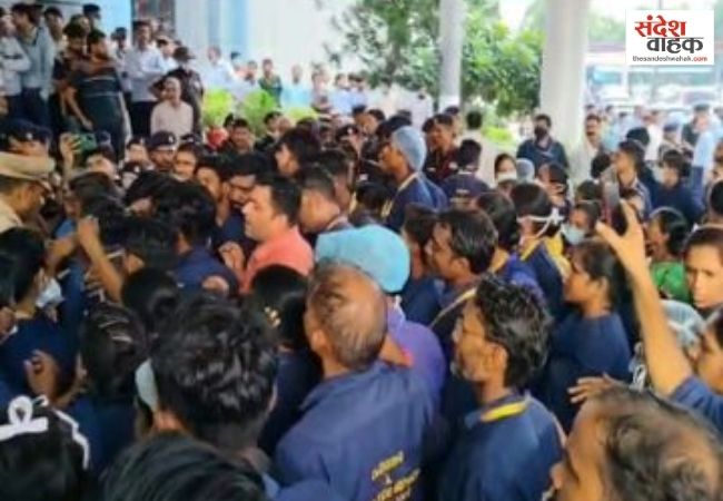 लोहिया संस्थान में सफाई कर्मियों का हंगामा, 2 साथियों से मारपीट का आरोप