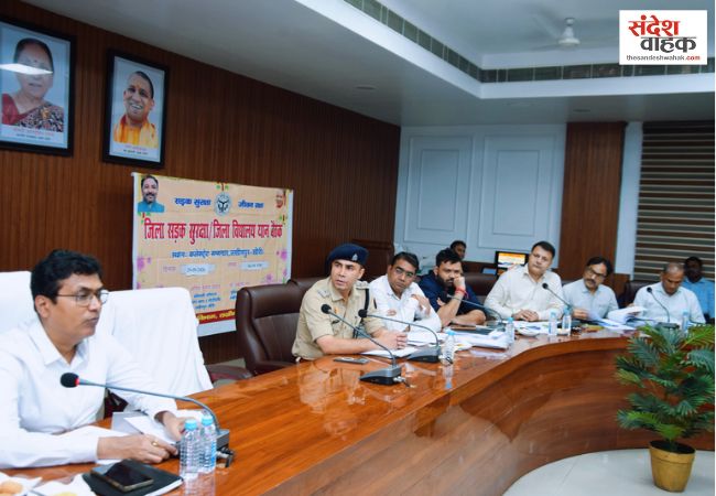 लखीमपुर में सड़क हादसे रोकने का बना प्लान, ब्लैक स्पॉट पर 100 मीटर पहले लगेंगे साइन