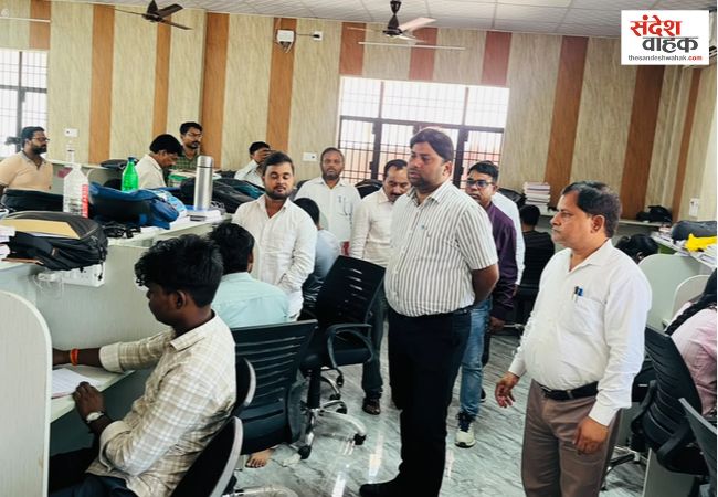 लखीमपुर में एडीएम ने निघासन-सिंगाही के विकास कार्यों का लिया जायजा, दिए निर्देश
