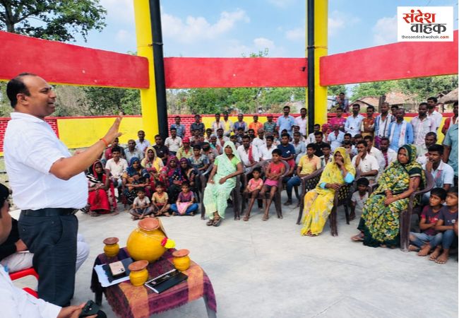 लखीमपुर में घर-घर पहुंच रहा साफ पानी, जल निगम की टीम ने गांव पहुंचकर लोगों से लिया फीडबैक