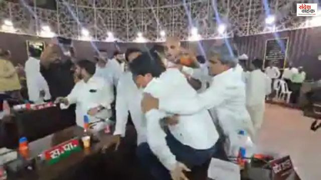 Kanpur Nagar Nigam House Meeting Chaos