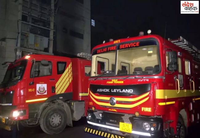 दिल्ली के मंगोलपुरी की जूता फैक्ट्री में भीषण आग, दम घुटने से 4 की मौत
