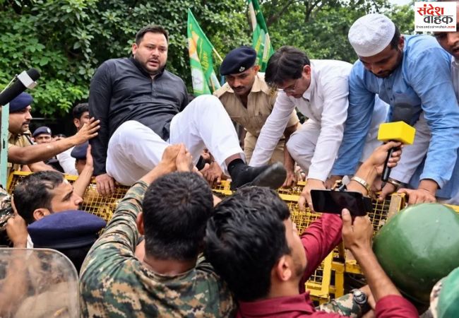 पटना में RJD का आक्रोश मार्च
