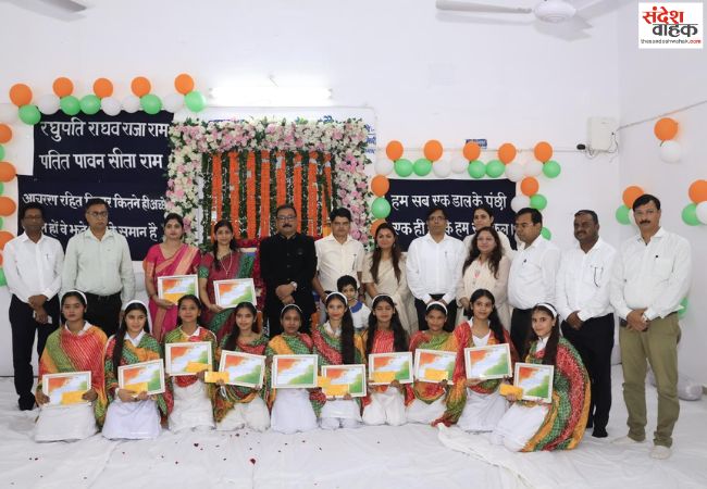 बरेली कलेक्ट्रेट में धूमधाम से मनाई गई गांधी और शास्त्री जयंती