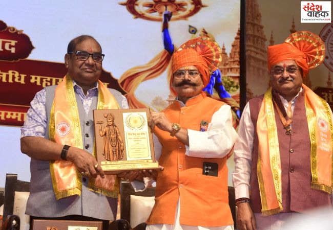 धर्म संसद में मथुरा में भव्य श्रीकृष्ण मंदिर और शौर्य दिवस समेत पास हुए 12 ऐतिहासिक प्रस्ताव