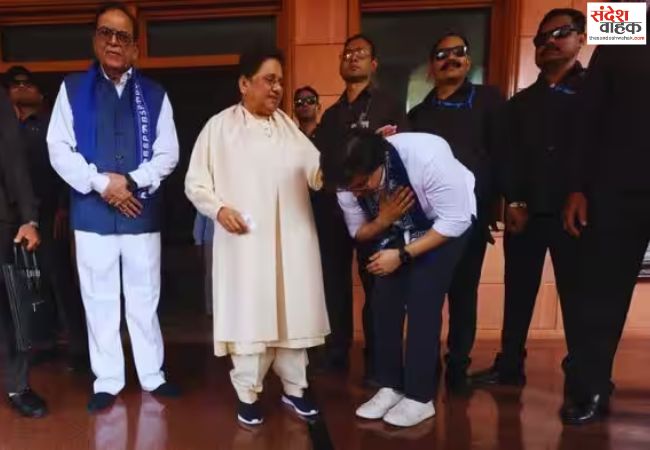 बसपा में आकाश आनंद की औपचारिक वापसी