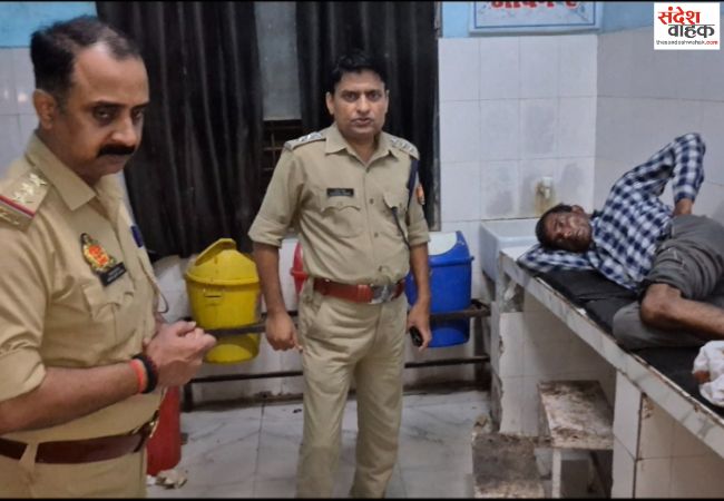 पुलिस से मुठभेड़ में इनामी बदमाश के पैर में लगी गोली