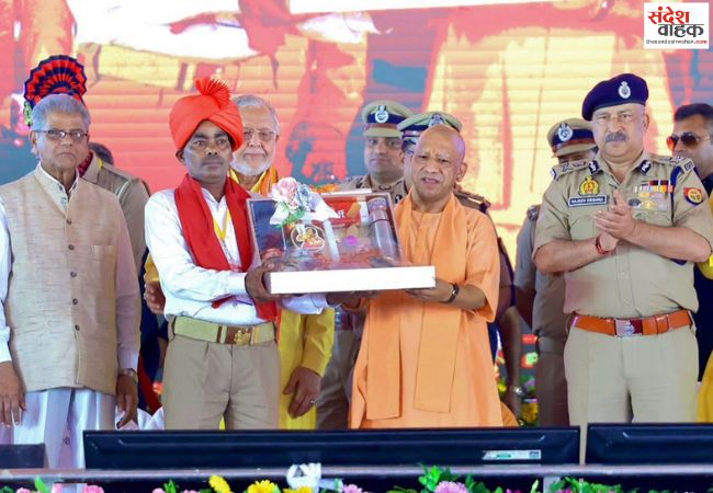 2017 से पहले जो रहनुमा थे वही चोर भी थे: सीएम योगी
