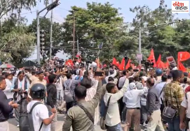 SIR और CEC के विरोध में छात्रों का जोरदार प्रदर्शन
