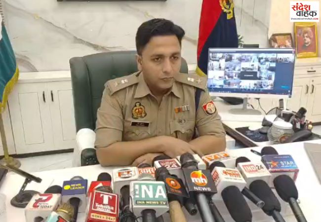 रायबरेली पुलिस ने नुक्कड़ नाटक के जरिए लोगों को साइबर ठगी और ऑनलाइन होने वाले फ्रॉड से किया सतर्क