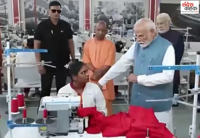 पीएम मोदी ने वाराणसी को दी अरविंद मिल्स गारमेंट फैक्ट्री की सौगात