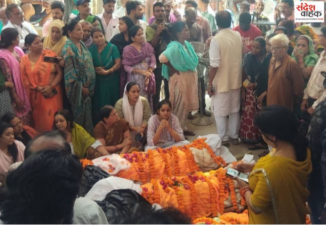 लखनऊ ट्रिपल मर्डर: सआदतगंज SHO और चौकी प्रभारी सस्पेंड
