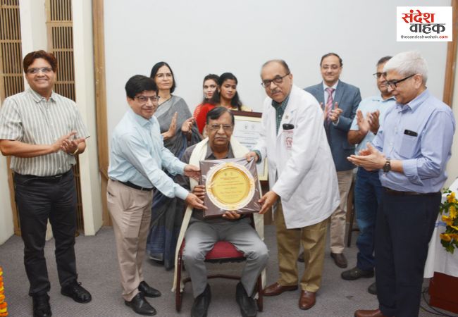 SGPGI में एनेस्थिसियोलॉजी विभाग का 39वां स्थापना दिवस, डॉक्टरों-कर्मचारीयों को किया सम्मानित