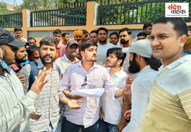 रेलवे ग्रुप डी भर्ती: जनरल से ज्यादा SC का कटऑफ, RRC के बाहर अभ्यर्थियों का प्रदर्शन