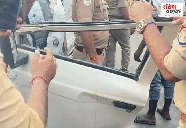 लखनऊ में ऑक्सीजन सिलेंडरों से लदी पिकअप डिवाइडर से टकराई, ड्राइवर-कंडक्टर की मौत