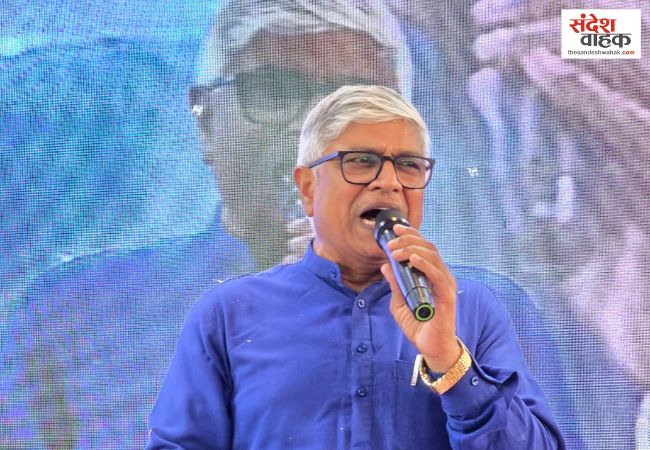 यूपी में छात्रों के खून बेचकर पढ़ाई करने की रिपोर्ट पर कांग्रेस का हमला, सरकार से मांगा जवाब