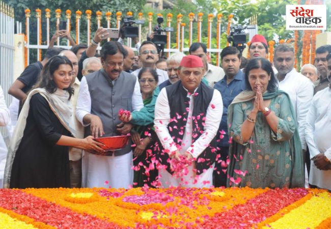 सपा मुख्यालय में मनी सरदार पटेल और आचार्य नरेंद्र देव की जयंती, अखिलेश ने दी श्रद्धांजलि