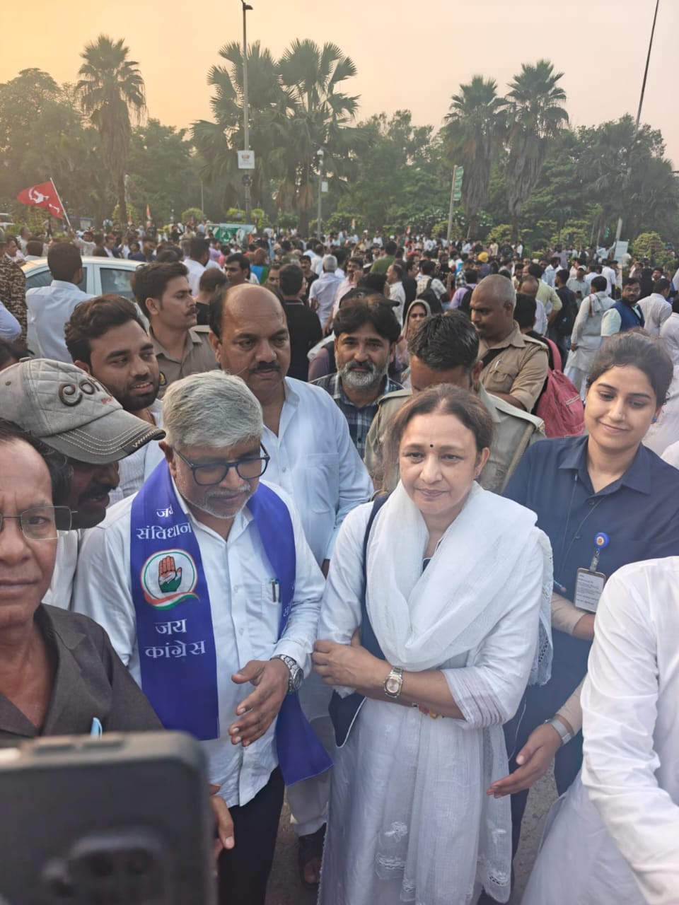 राहुल गांधी के आह्वान पर दिल्ली पहुंचे यूपी के कांग्रेसी, आराधना मिश्रा ने जताया आभार